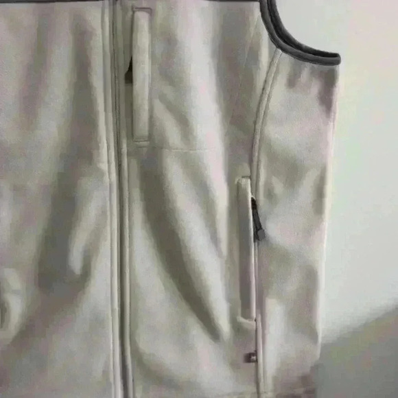 WINDRIVER | Men's Gray Two-Toned Full-Zip Collard  Polar Fleece Vest - Picture 4 of 6